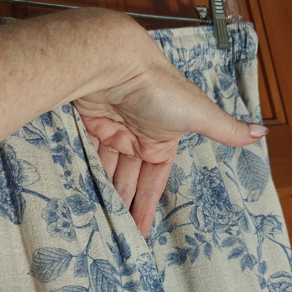 Linen Toile Slacks - Picture 3 of 5
